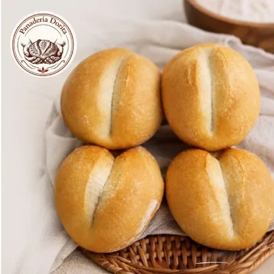 Pan francés horneado y crocante de Panadería Dorita en Piura